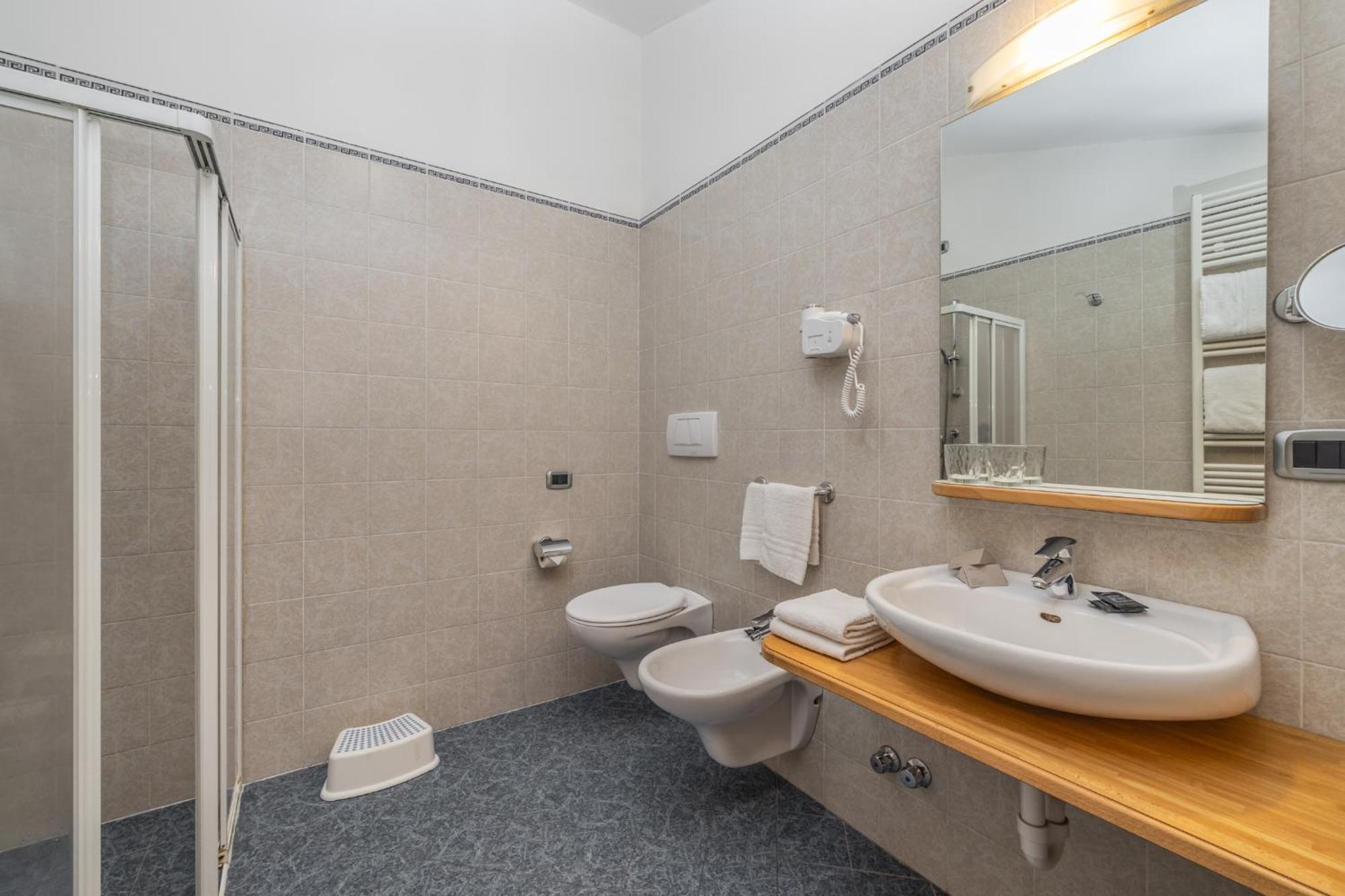Hotel Family Adriana 4*
