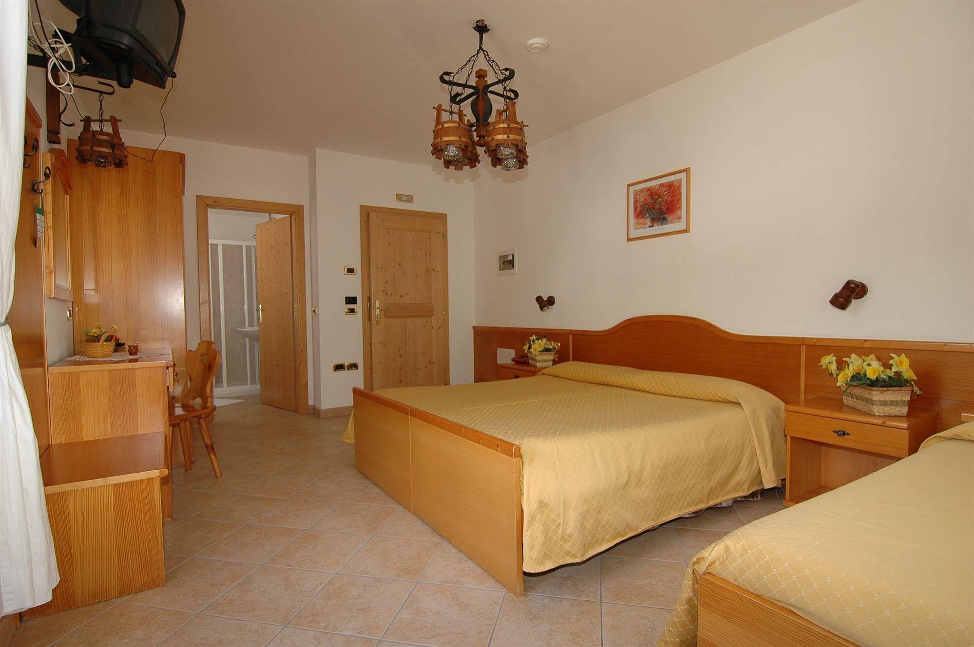 Family Adriana 4*